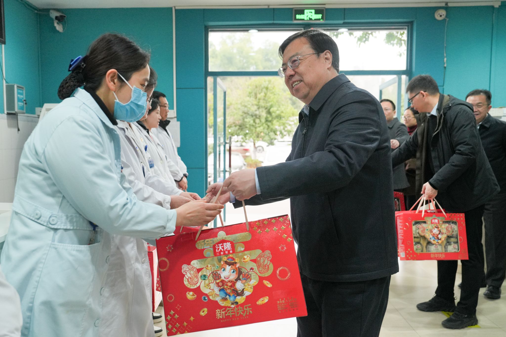 文件名称:王校长慰问.jpg原图大小:3.99MB